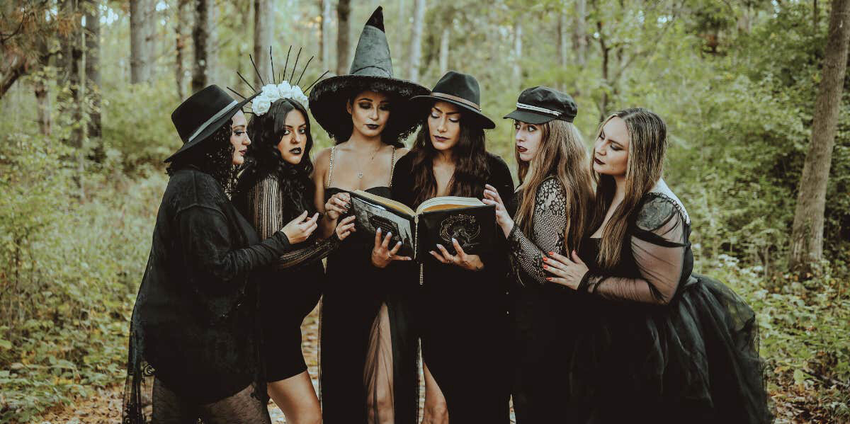 Xem phim Coven  - Coven (2020)