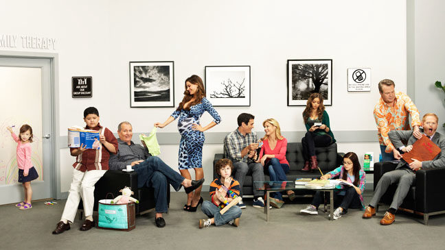 Xem phim Gia Đình Hiện Đại ( 4)  - Modern Family (Season 4) (2012)