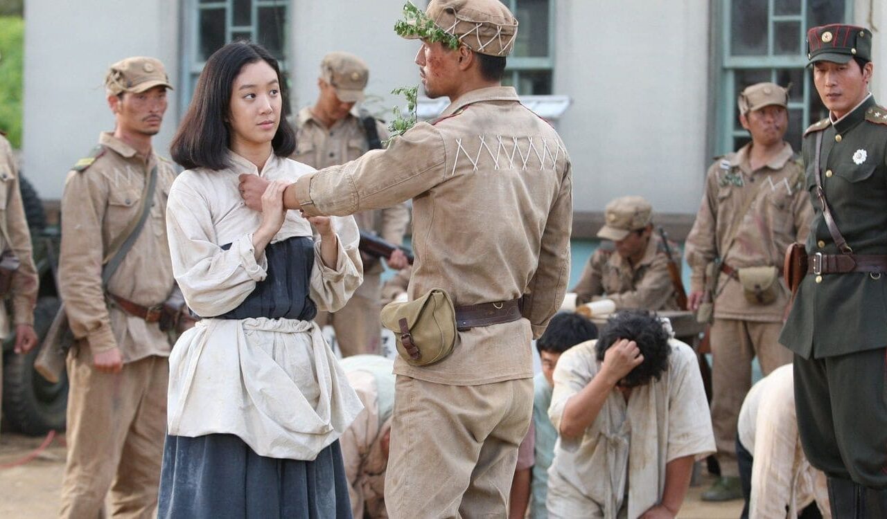 Xem phim Tình Yêu và Chiến Tranh  - In Love and the War (2011)